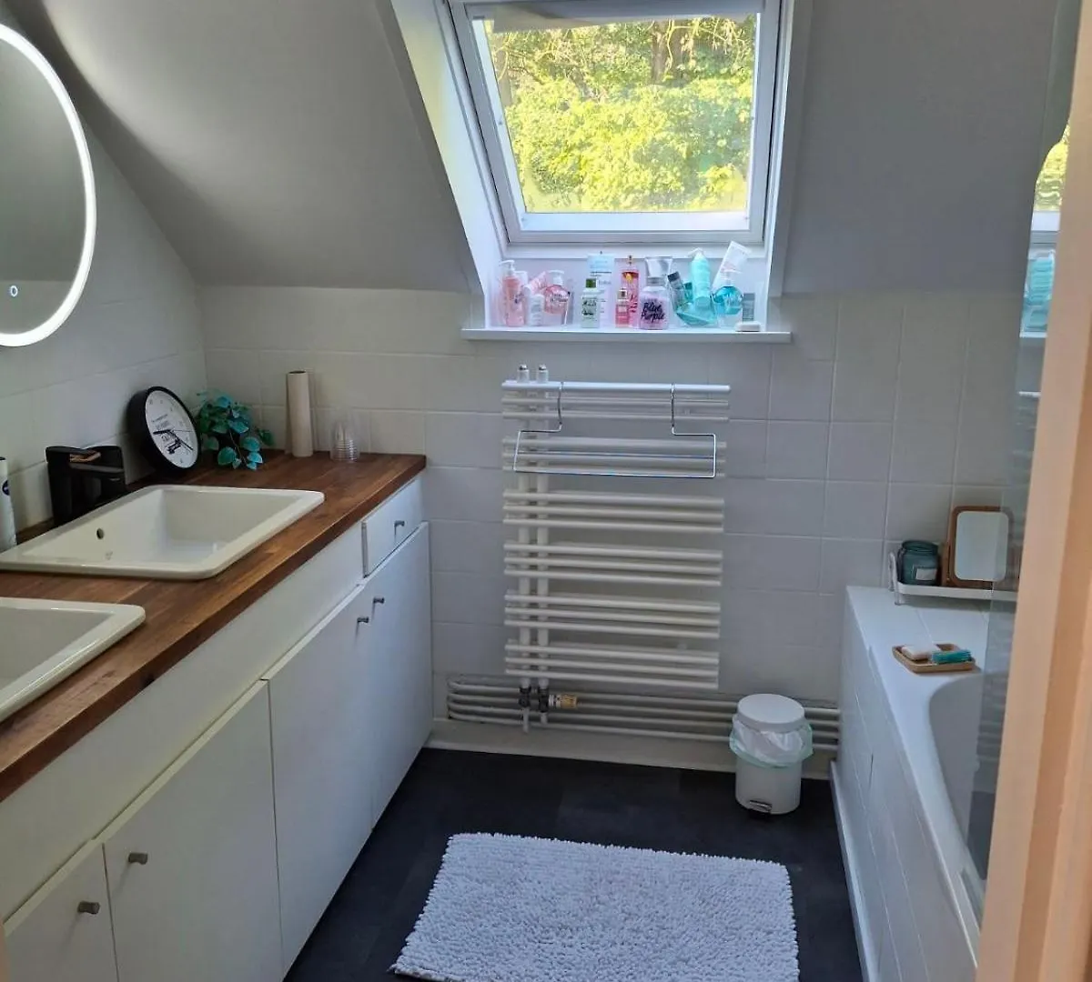 Au Pied De Lille Bed & Breakfast