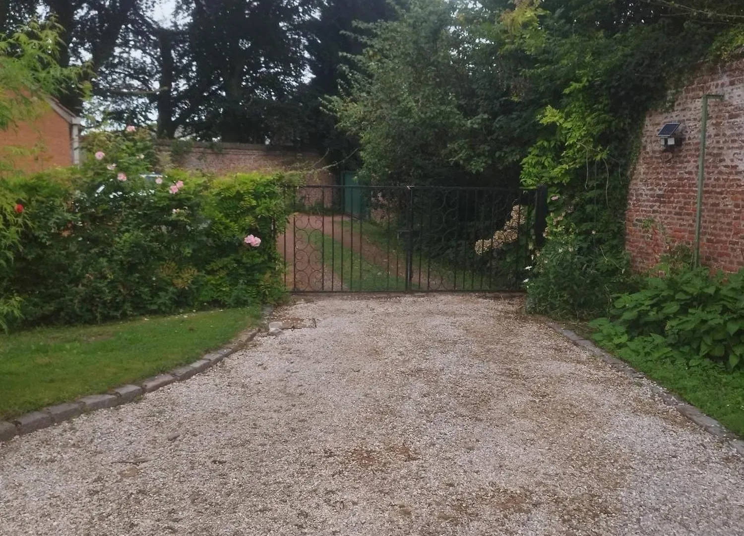 Au Pied De Lille Bed & Breakfast
